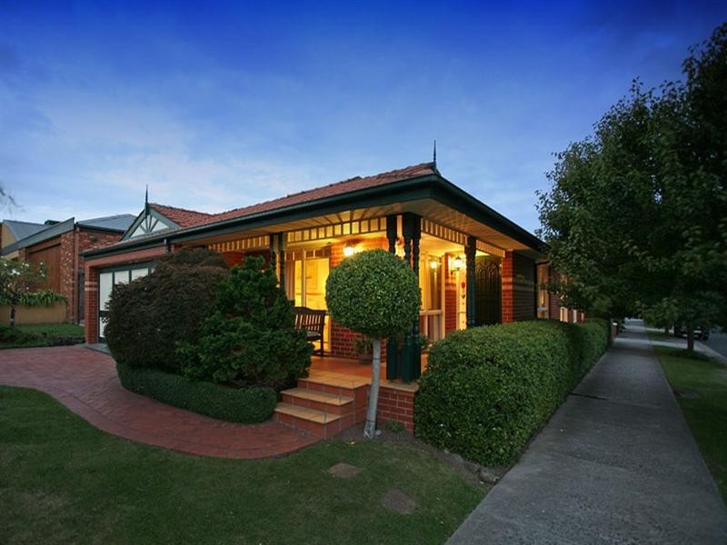 1 Devere Garden, Vermont South VIC 3133