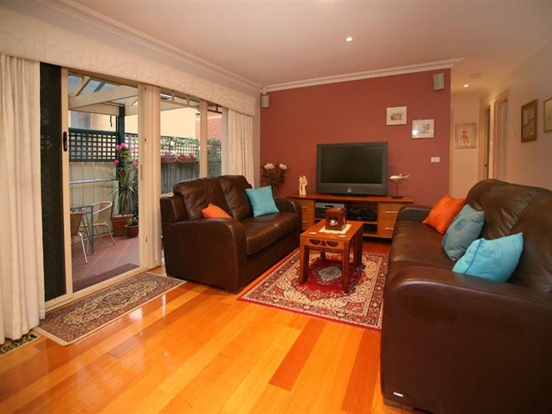 1 Devere Garden, Vermont South VIC 3133