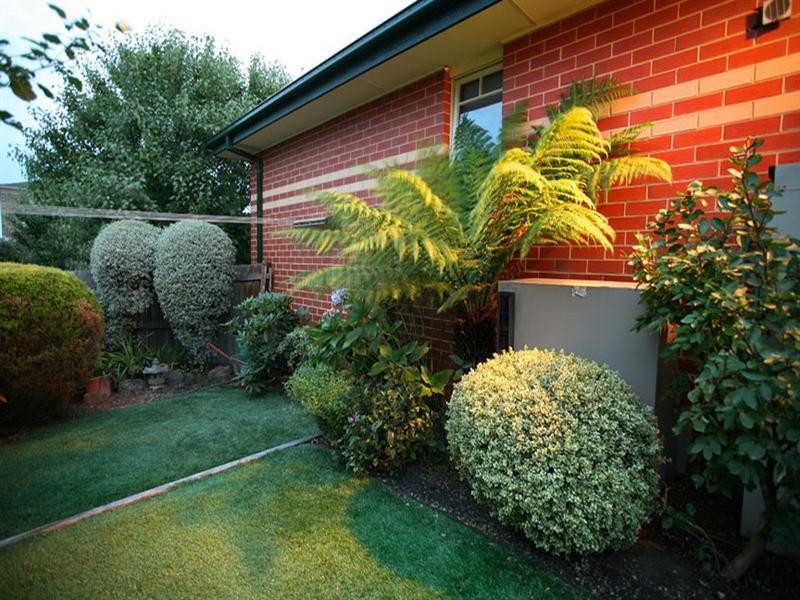 1 Devere Garden, Vermont South VIC 3133