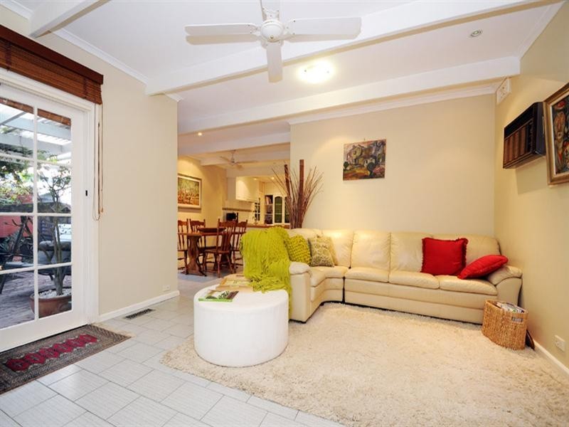 1/16 East India Avenue, Nunawading VIC 3131