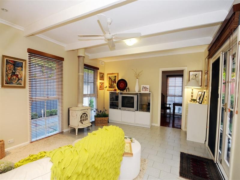 1/16 East India Avenue, Nunawading VIC 3131