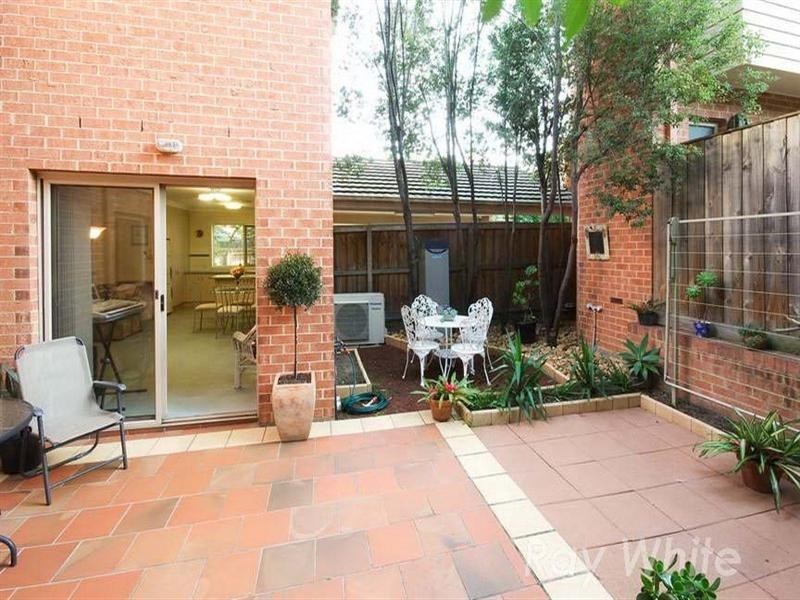 U10, 6-8 Hotham Street, Mont Albert VIC 3127