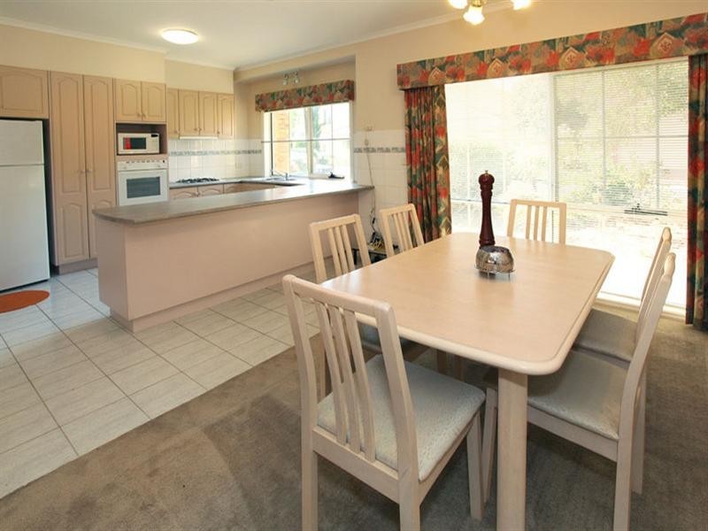 4 Kurrajong Way, Blackburn North VIC 3130