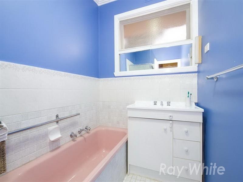 4 Norma Road, Forest Hill VIC 3131
