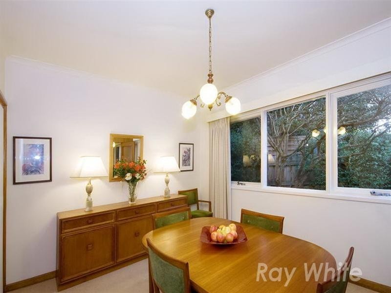 18 Wellington Avenue, Blackburn VIC 3130