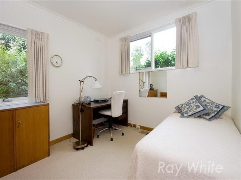 18 Wellington Avenue, Blackburn VIC 3130