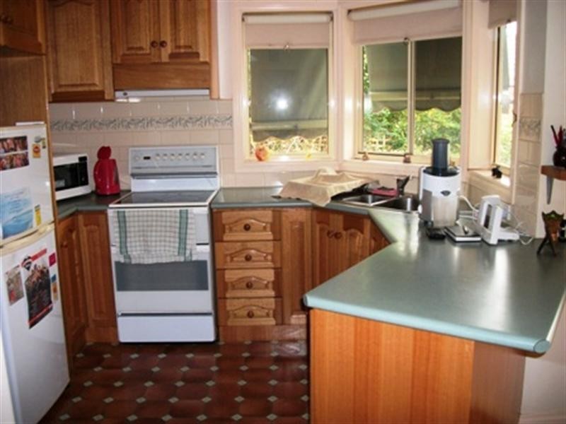 2/25 Vicki Street, Blackburn South VIC 3130