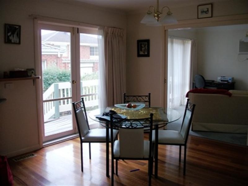 2/25 Vicki Street, Blackburn South VIC 3130