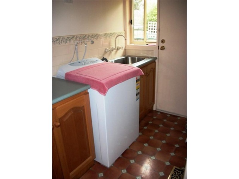 2/25 Vicki Street, Blackburn South VIC 3130