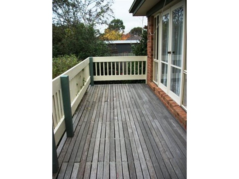 2/25 Vicki Street, Blackburn South VIC 3130