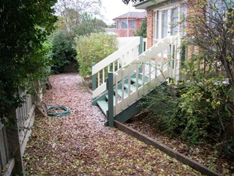 2/25 Vicki Street, Blackburn South VIC 3130