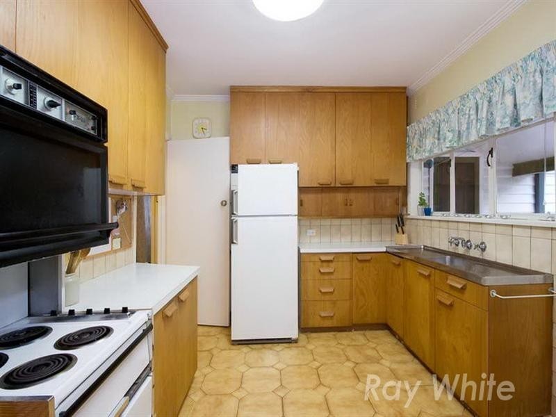 22 Clifton Street, Blackburn VIC 3130