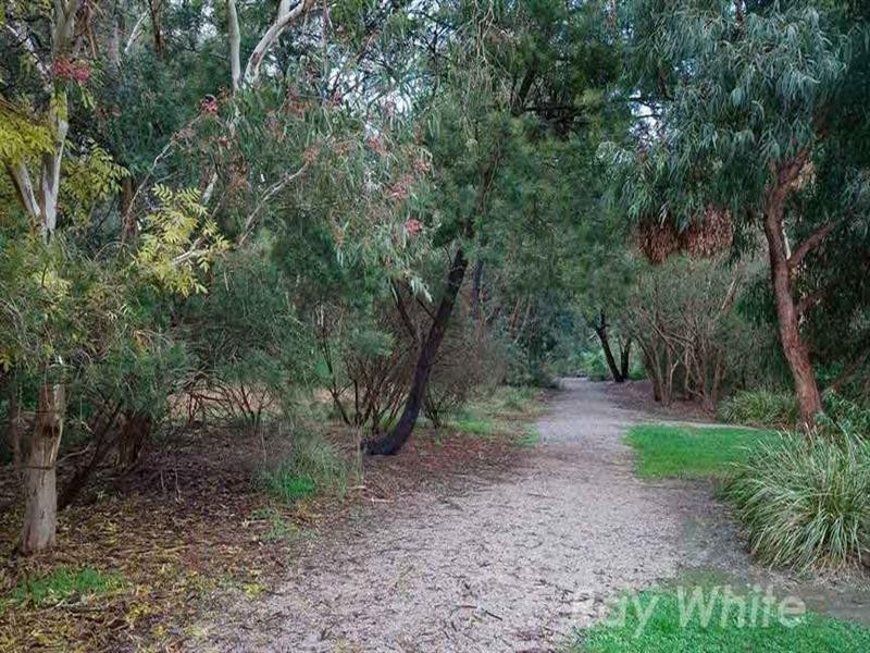 22 Clifton Street, Blackburn VIC 3130