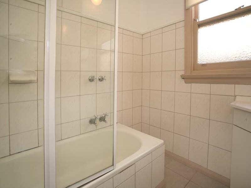 1/95 Station Street, Burwood VIC 3125