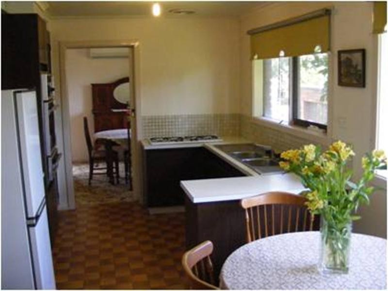 40 Windermere Drive, Ferntree Gully VIC 3156