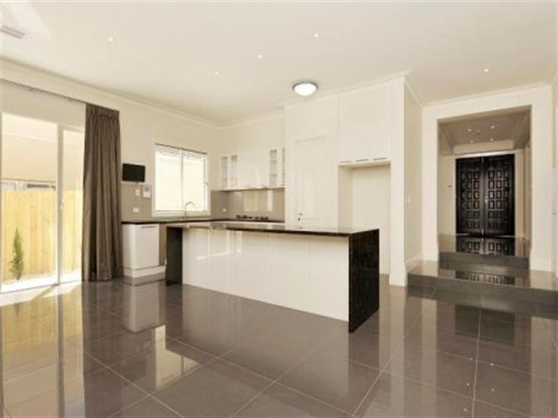 7 Lichfield Grove, Mont Albert North VIC 3129