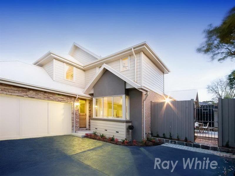 2/18 Molleton Street, Blackburn VIC 3130