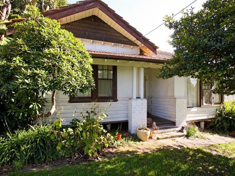 26 Halls Parade, Mitcham VIC 3132
