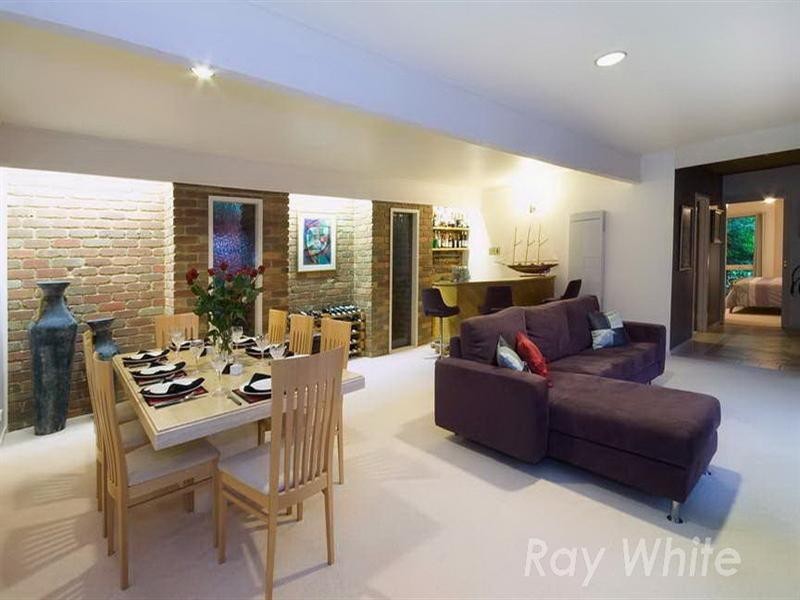 18 Torwood Drive, Vermont South VIC 3133