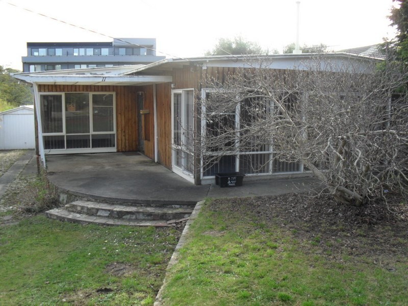 11 Shirley Avenue, Glen Waverley VIC 3150