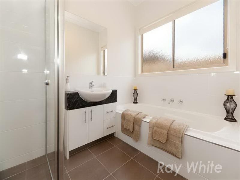 U2, 10a Donald Street, Blackburn South VIC 3130