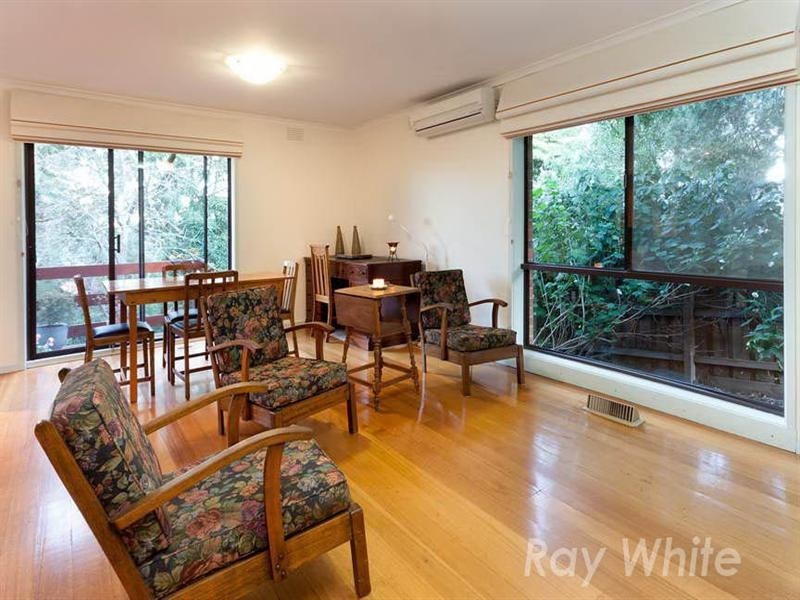 9 Highland Avenue, Mitcham VIC 3132