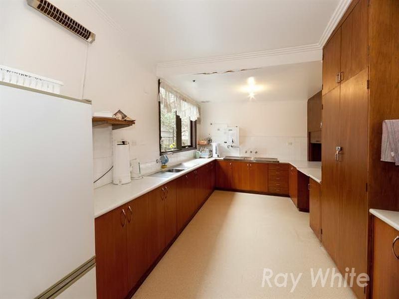 43 Orchard Grove, Blackburn South VIC 3130