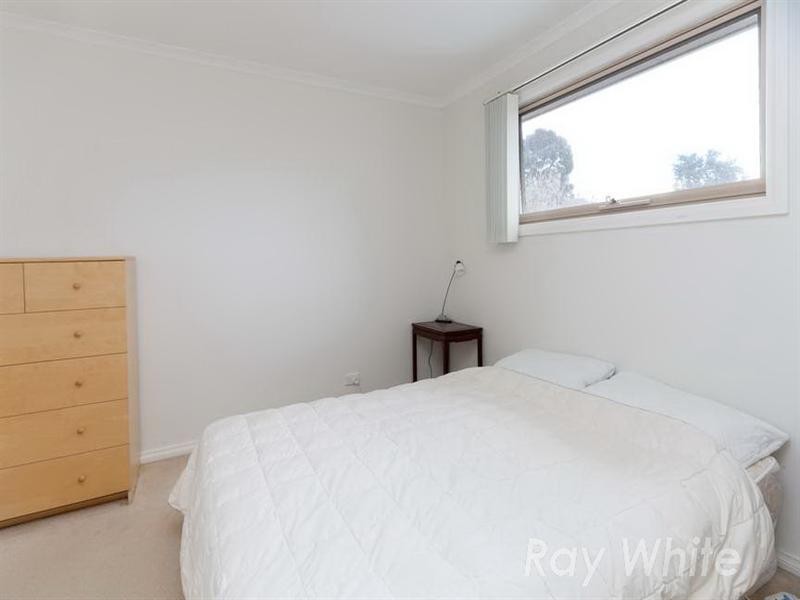 2/9 Poole Street, Burwood VIC 3125