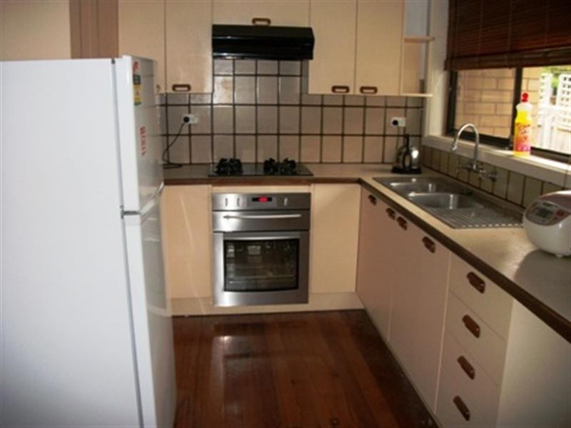 2/10 Webb Street, Burwood VIC 3125