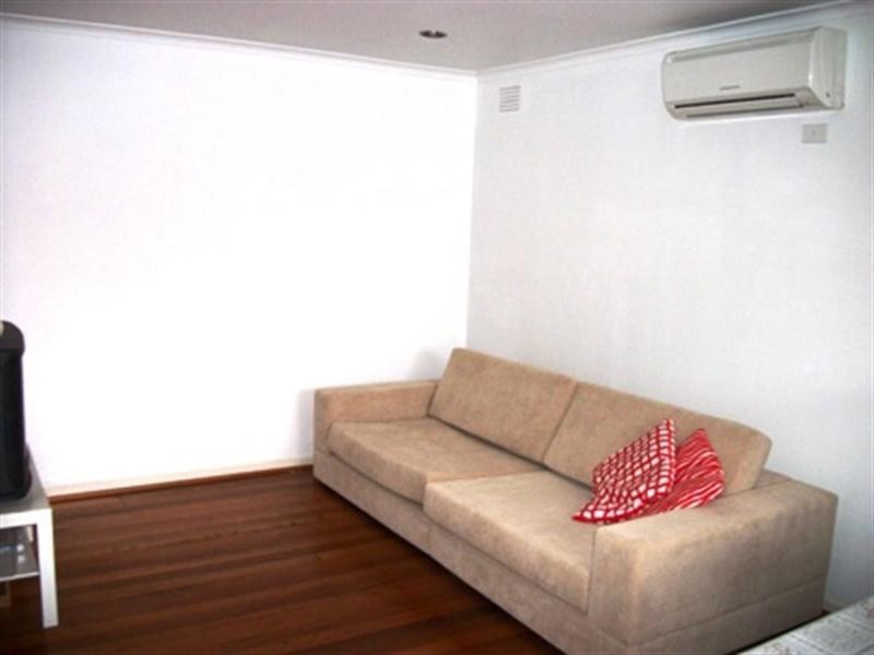 2/10 Webb Street, Burwood VIC 3125