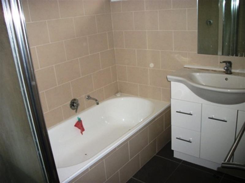 2/10 Webb Street, Burwood VIC 3125