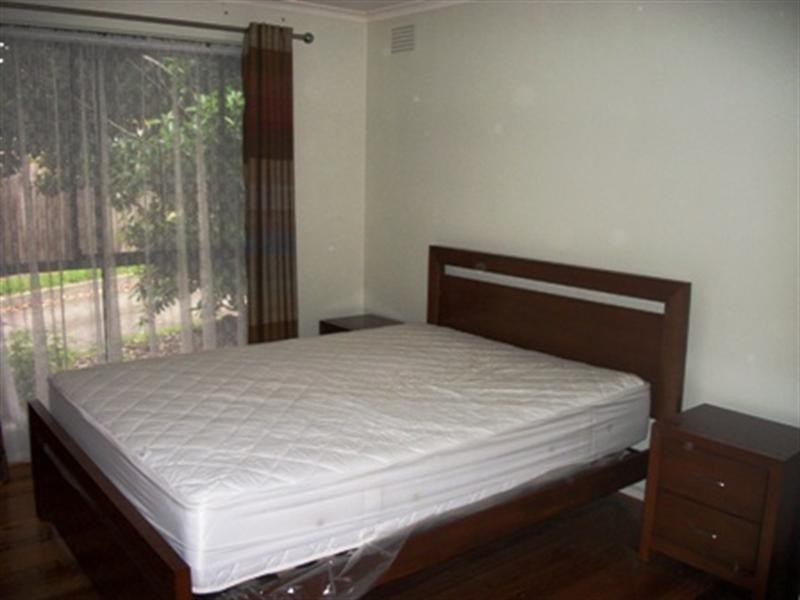 2/10 Webb Street, Burwood VIC 3125