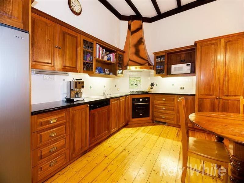 10 Wellington Avenue, Blackburn VIC 3130