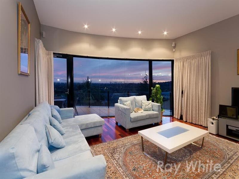 33 Golden Way, Bulleen VIC 3105