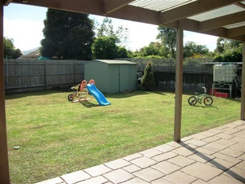 17 Huntingdon Avenue, Bayswater North VIC 3153