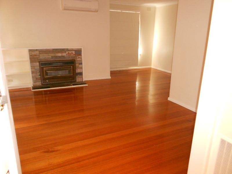 18 Bonview Crescent, Burwood East VIC 3151