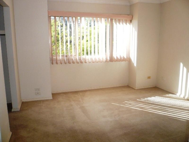 2/19 McCubbin Street, Burwood VIC 3125