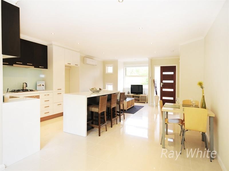 2/3 Kingsclere Street, Vermont VIC 3133