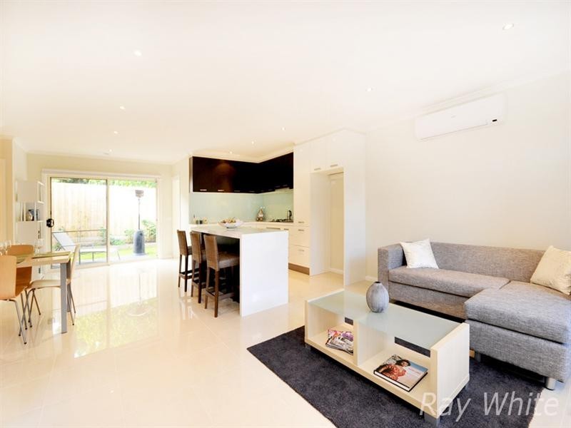 2/3 Kingsclere Street, Vermont VIC 3133