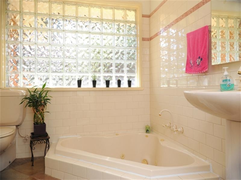 275 Mahoneys Road, Burwood East VIC 3151