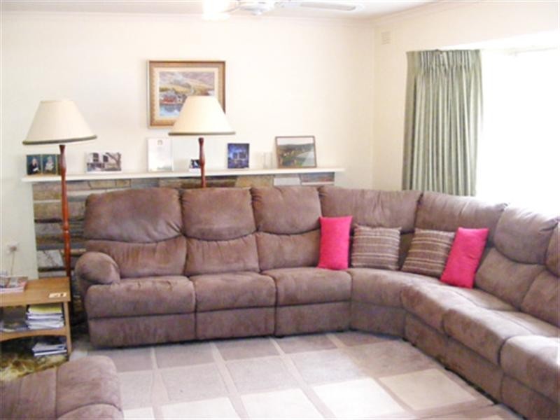 51 Sevenoaks Road, Burwood East VIC 3151