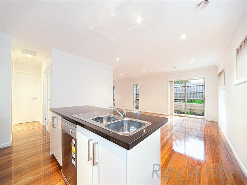 2/335 Canterbury Road, Forest Hill VIC 3131