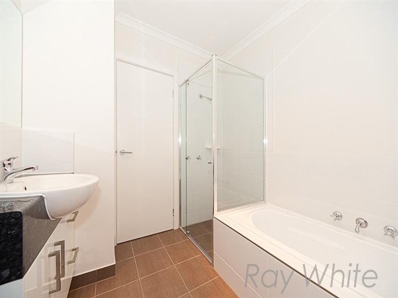2/335 Canterbury Road, Forest Hill VIC 3131