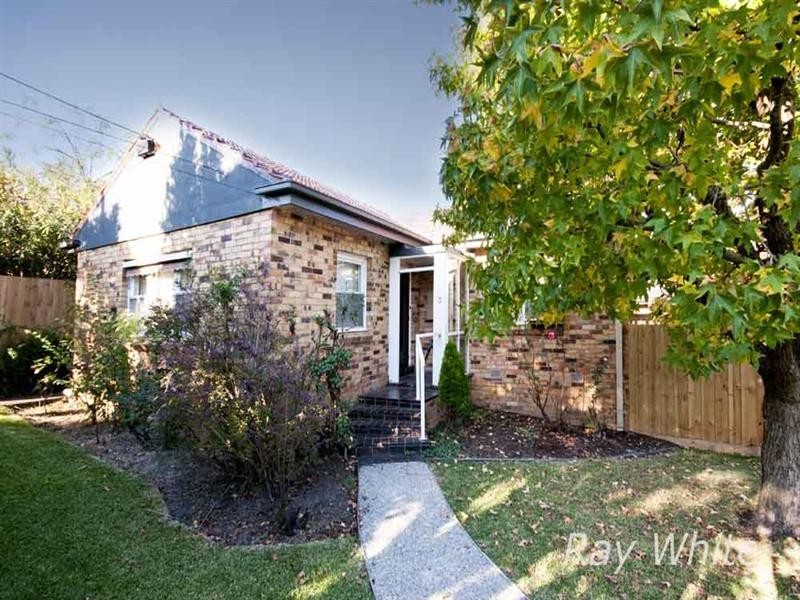 1/3 Kingsclere Street, Vermont VIC 3133