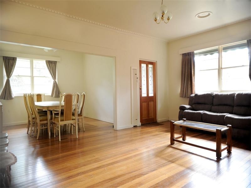 12 Broomhill Avenue, Blackburn VIC 3130