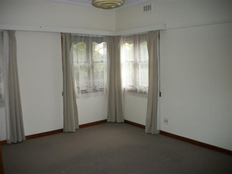 11 Gillies Street, Mitcham VIC 3132