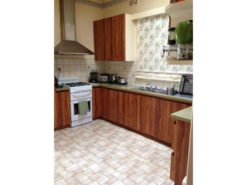 33 Main Street, Blackburn VIC 3130