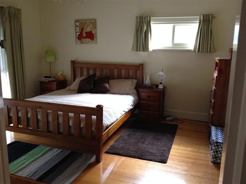 33 Main Street, Blackburn VIC 3130