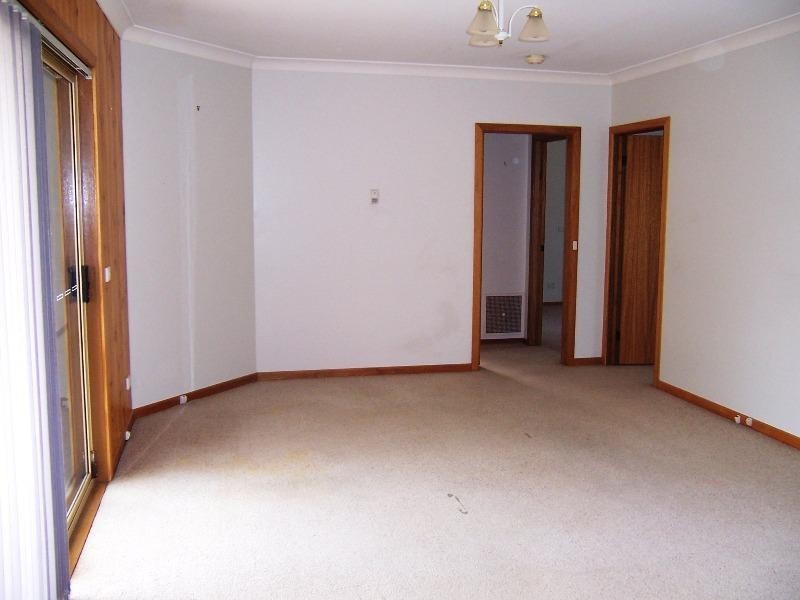 8 Rothsay Avenue, Burwood VIC 3125