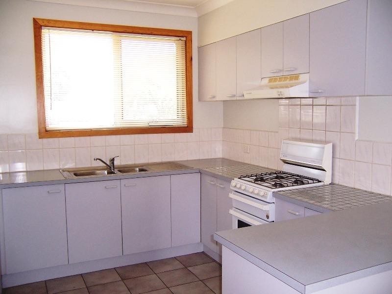 8 Rothsay Avenue, Burwood VIC 3125